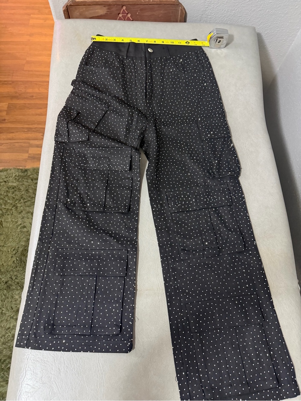 💎💎 Women’s rhinestone black wide leg cargo pants. Sz XS